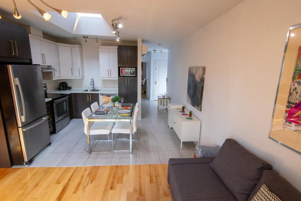 Condo 3 1/2 lumineux avec deux terrasses privées dans Ville-Marie | 3281860
