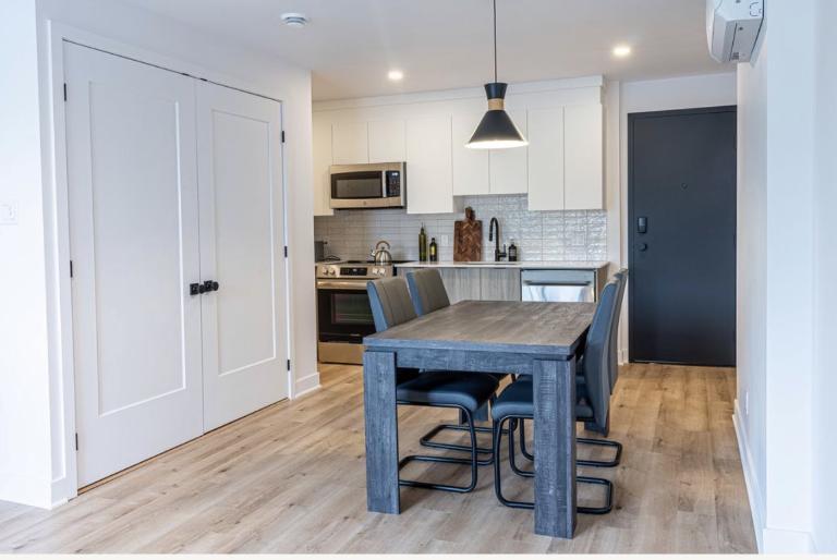 4 1/2 - Montréal (Centre-Sud) - 2 500 $/mois | 3282571