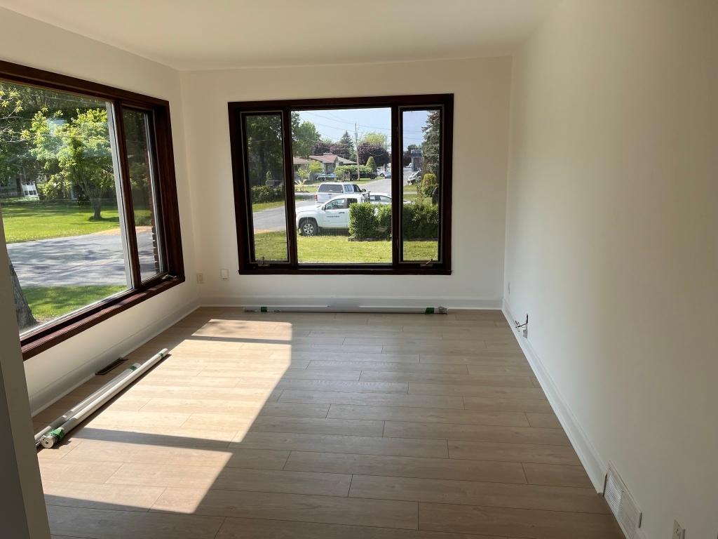 Maison unifamiliale, 3 chambres, 2 salles de bain, solarium, garage double | 3281891