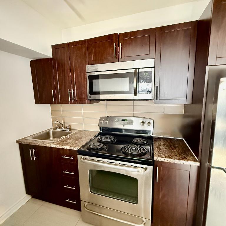 Studio à louer – unique vue sur le parc Lafontaine et Mont-Royal | rue Sherbrooke Est, 12e étage | 3283135