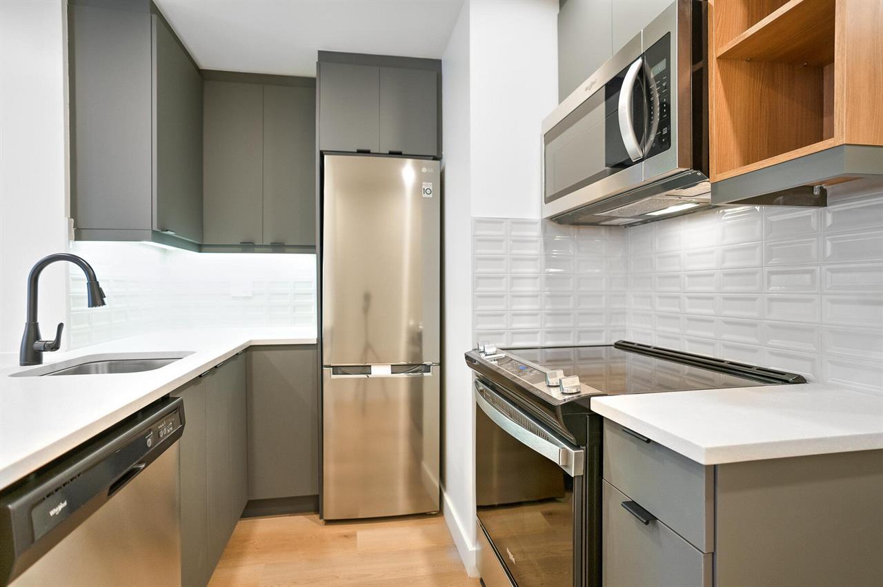 #102, 1 Bed 1 Bath - 2235 Avenue Prud'Homme, Montréal | 3282579