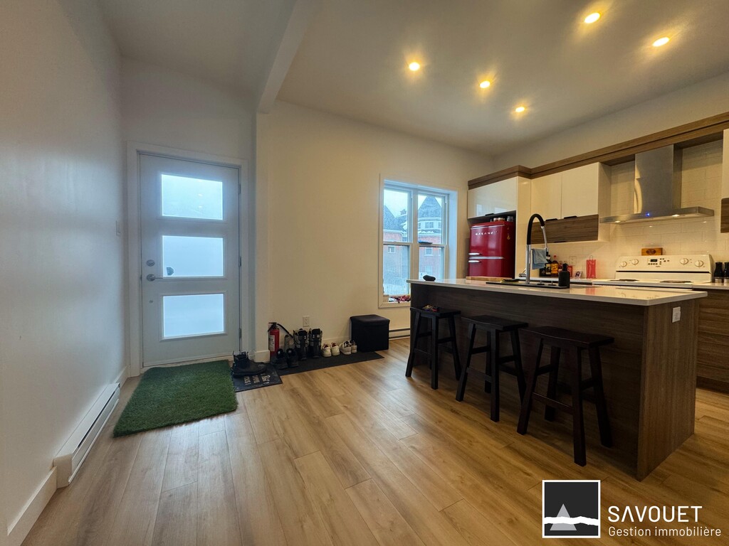 51/2 Luxueux Sur 2 étages | 3267197