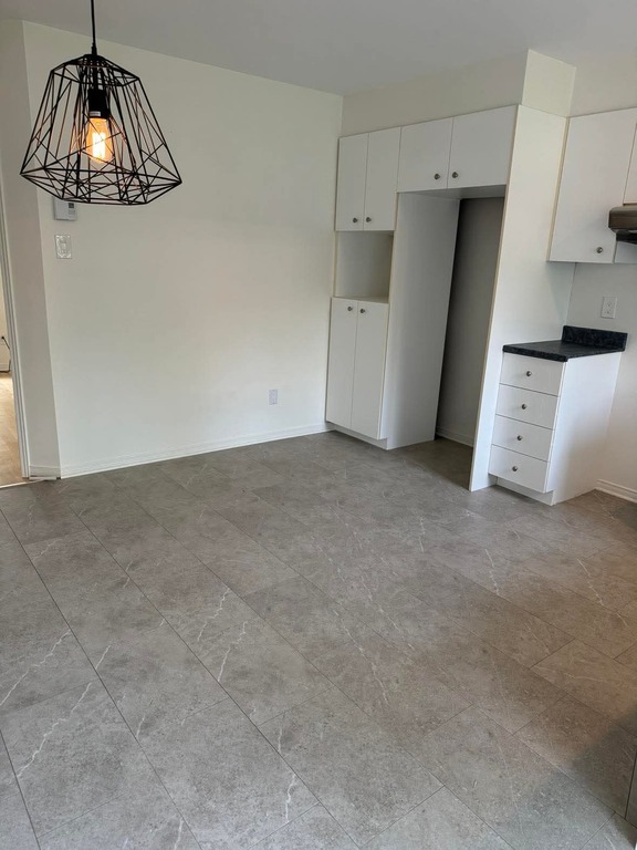 Beau 4 1/2 à Louer à Vimont | 3267363