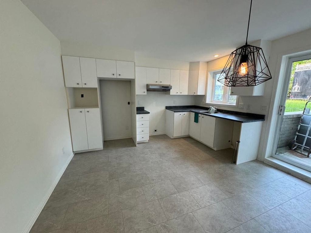 Beau 4 1/2 à Louer à Vimont | 3267363