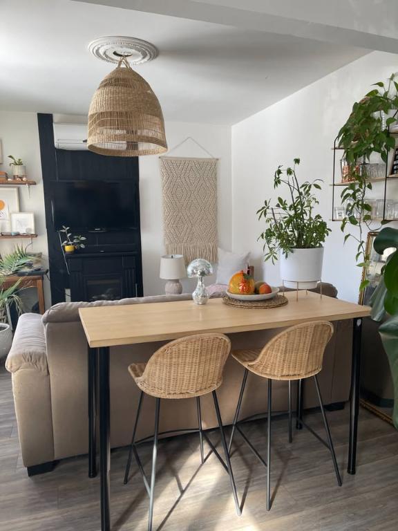 3 ½ chaleureux au cœur du Vieux-Longueuil — Jardin partagé + stationnement disponible | 3282716