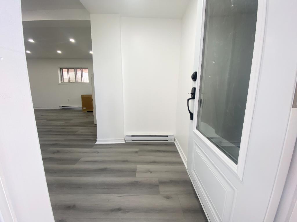 5 1/2 entièrement rénové à St-Léonard Semi sous-sol de triplex | 3281005