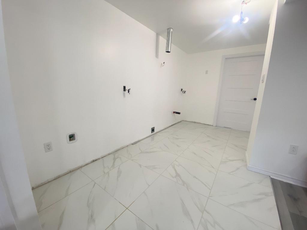 5 1/2 entièrement rénové à St-Léonard Semi sous-sol de triplex | 3281005