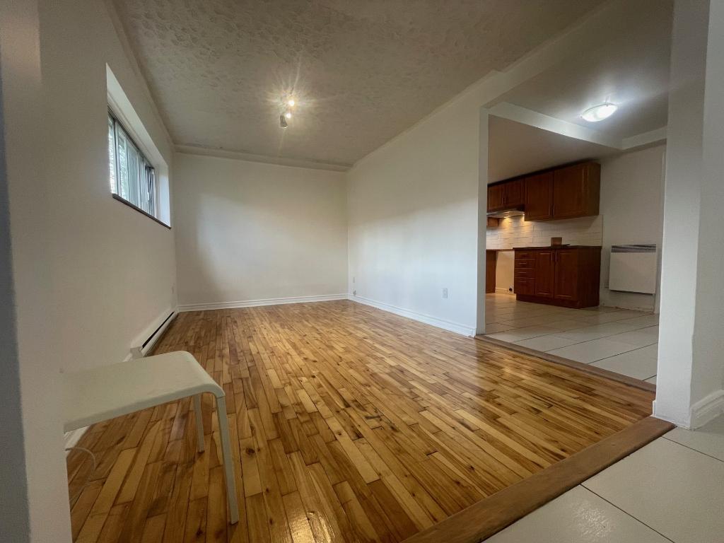 Louer apartment 3 1/2 rent Saint Leonard | 3282983