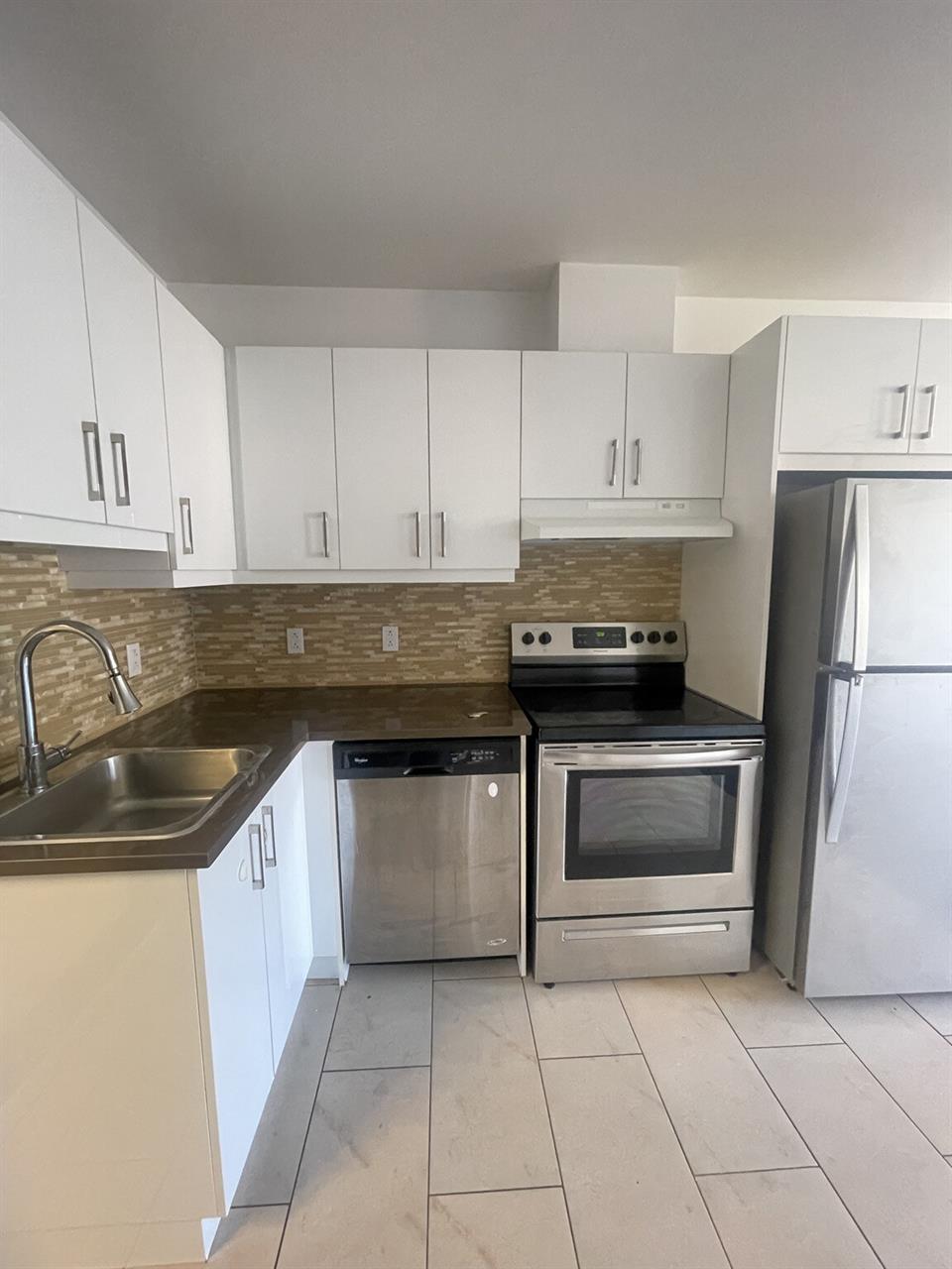 203 - 5285 Beaconsfield, Montréal | 3275587