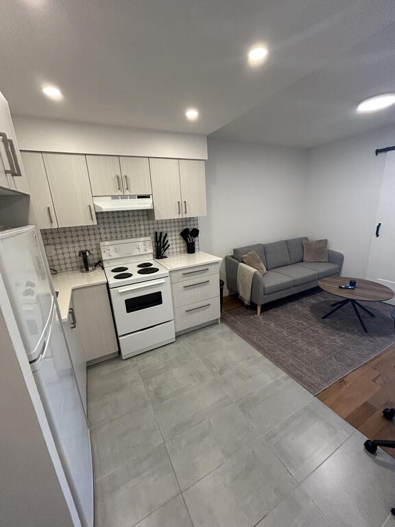 Furnished 2½ – Shaughnessy Village | 3275662