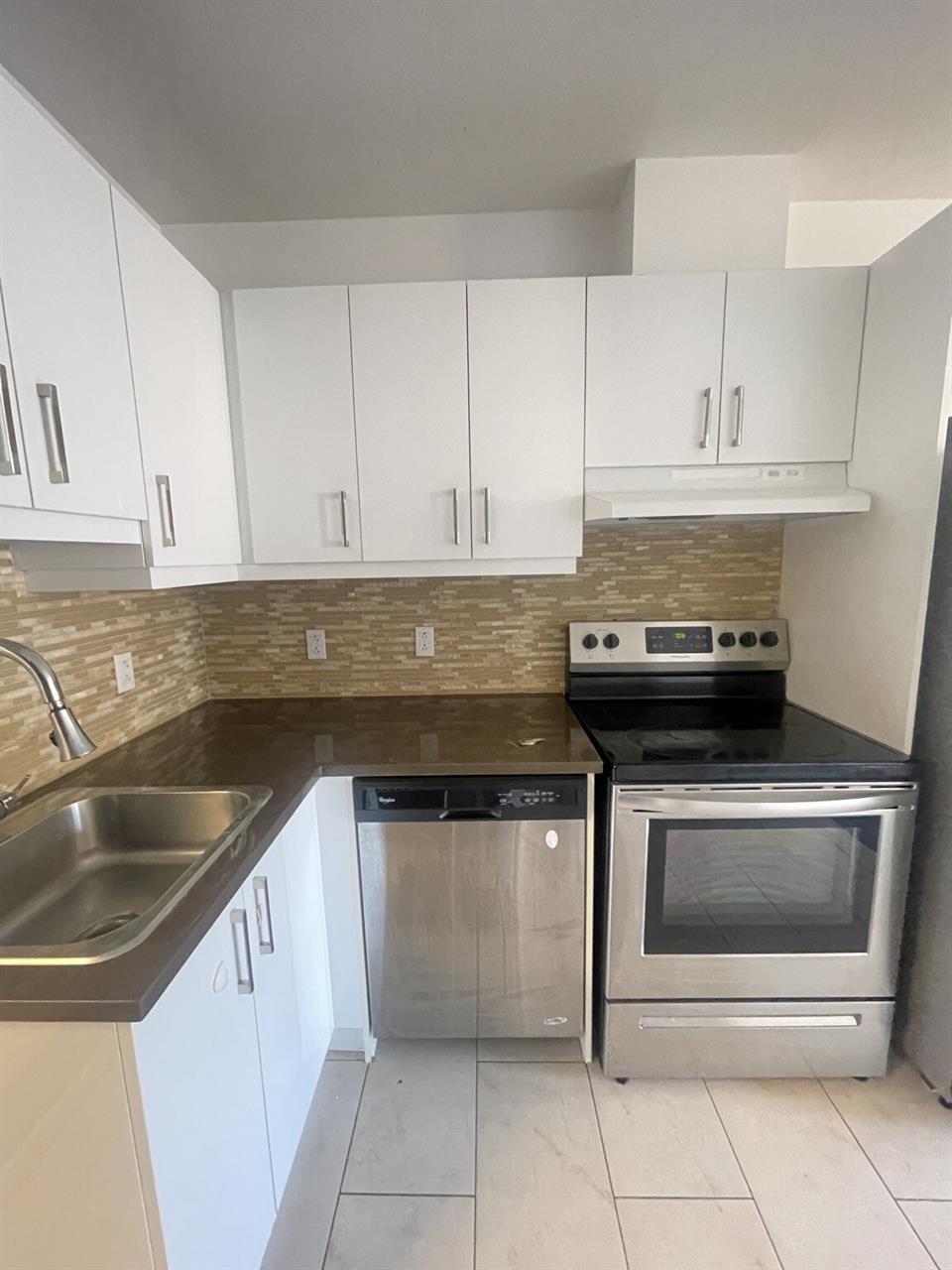 302 - 5285 Beaconsfield, Montréal | 3268246
