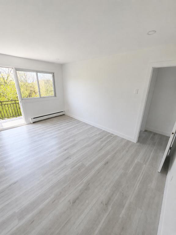 4½ rénové à louer - fully renovated for rent - NDG (Grand Blvd) | 3281568
