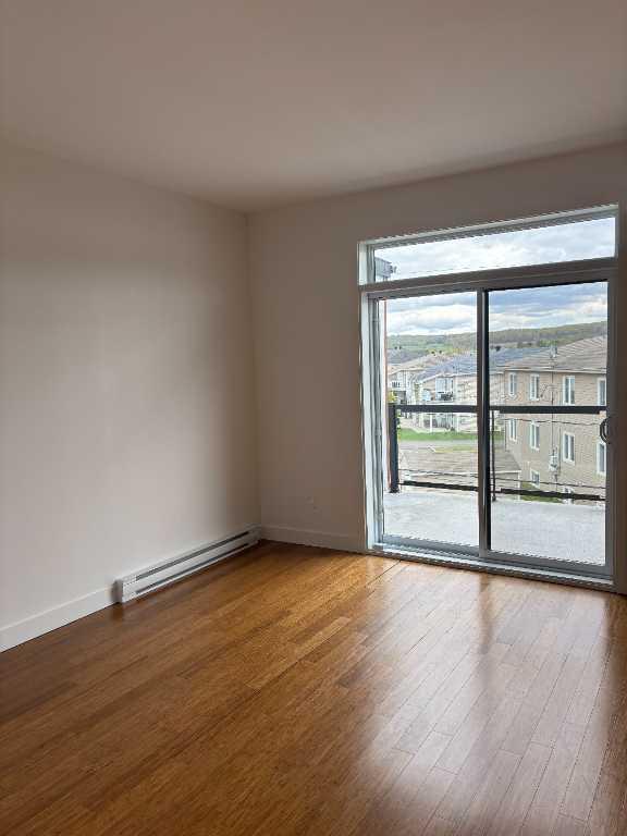 Grand 4 1/2 Cowansville, libre MAINTENANT TRÈS PROPRE | 3283576
