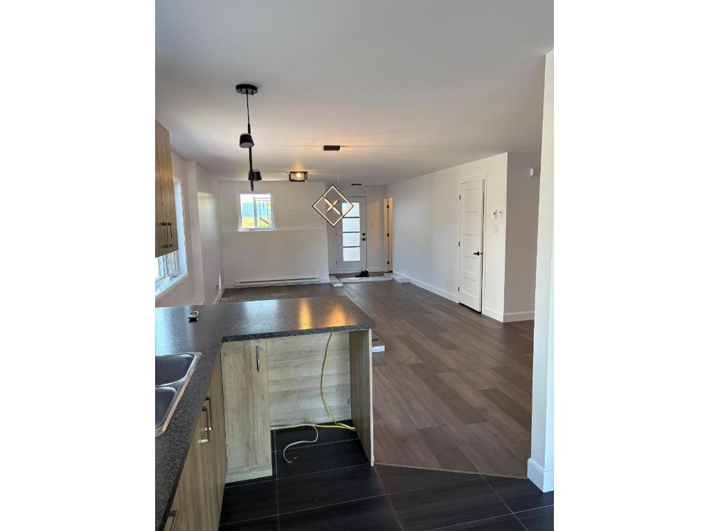 Appartement moderne 3 chambres – lumineux, animaux acceptés, stationnement inclus | 3283581