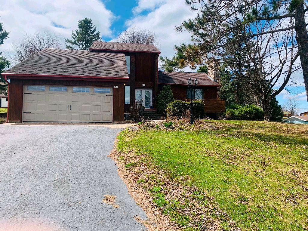 🏡 Maison champêtre style chalet à louer – St-Zacharie (Beauce) Magnifique maison chaleureuse située dans un secteur paisible et boisé de St-Zacharie | 3283631