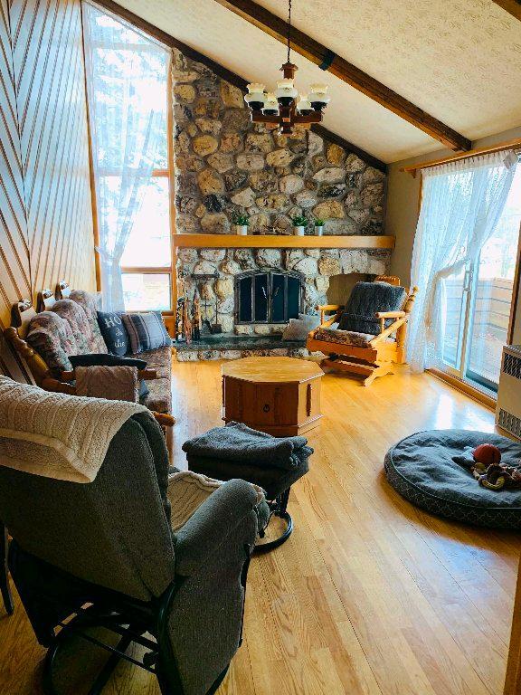 🏡 Maison champêtre style chalet à louer – St-Zacharie (Beauce) Magnifique maison chaleureuse située dans un secteur paisible et boisé de St-Zacharie | 3283631
