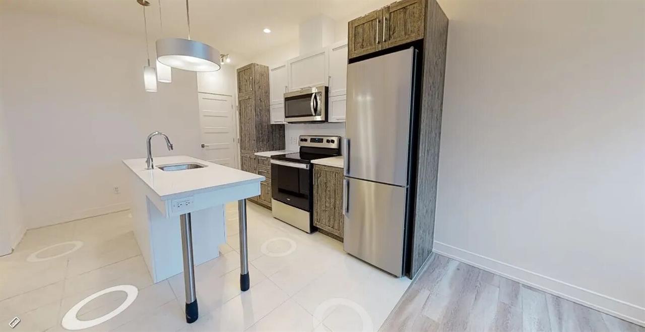 8 Rue Marjorie-D.-Shackleton (Plateau) Magnifique 3 1/2 - Tous Compris | 3269440