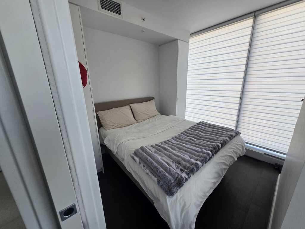 Beau 3 ½ En Plein Downtown | 3269456