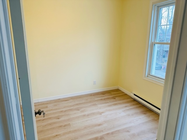 Beau 5 1/2 Rénové Avec Stationnement | 3277116