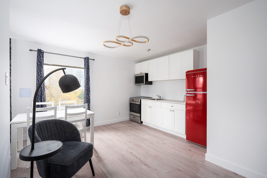 Ville-Marie/Plateau - Beau 3 1/2 Meublé | 3269582