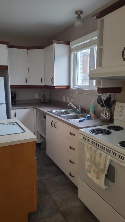 Logement 3 1/2, près université | 3279096