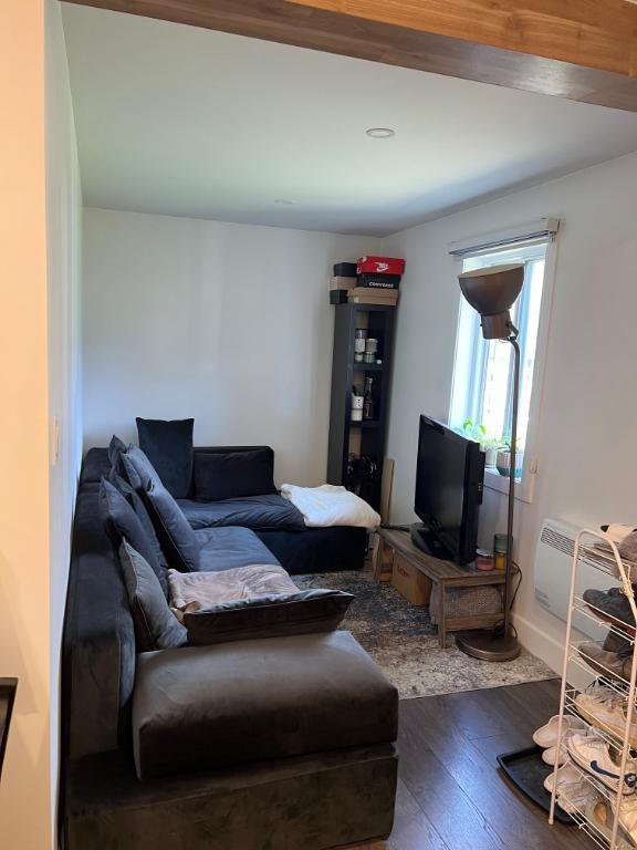 41/2 a Laval dispo 1 Juillet 2026 internet +Thermopompe chaud et froid+ Locker inclus 1600$ | 3276668