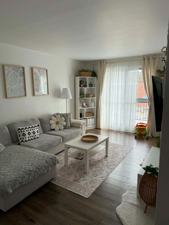 4 ½ au 2e etage - Emplacement de choix à St-Laurent | 3284350