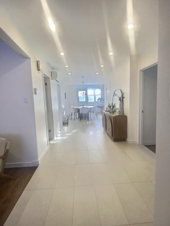 CHAUFFÉ -SAINT LÉONARD-1 juillet 2026 Renové 5 1/2- A/C - 3 chambre à coucher- incluses : CHAUFFAGE stores Zebra-laveuse ,sécheuse et lave vaisselles | 3278159