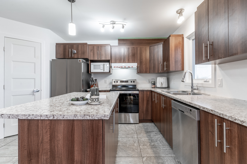 Grand 3 Chambres Sur 2 étages à Louer | 3270259