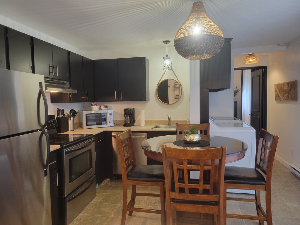 Beaux Logements 3 1/2 Disponibles | 3277189