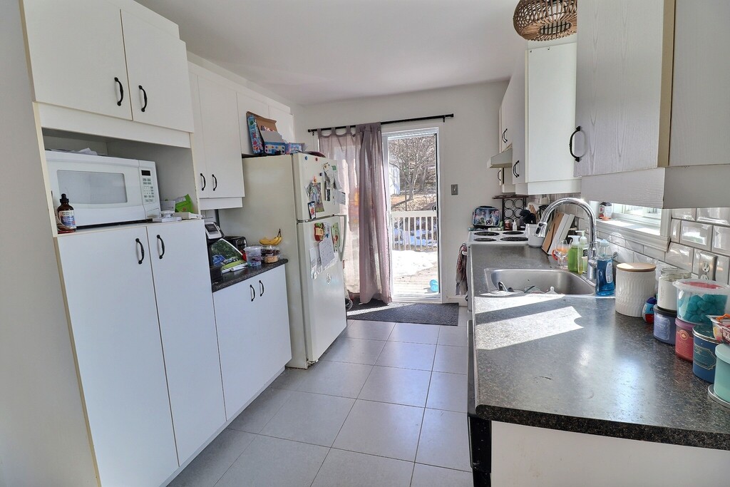 Grand 5 ½ Sur 2 étages – Accès Direct Au | 3270601