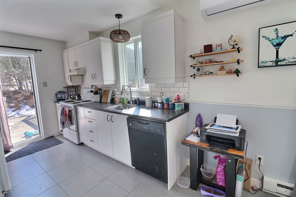 5 1/2 Avec Terrasse Et Cours (2 étages) | 3270605