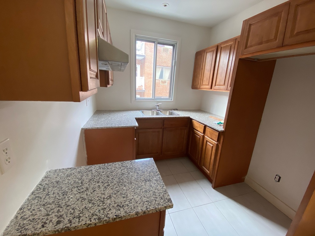 Fully Renovated 4.5 Cote­des­Neiges 205 | 3270620