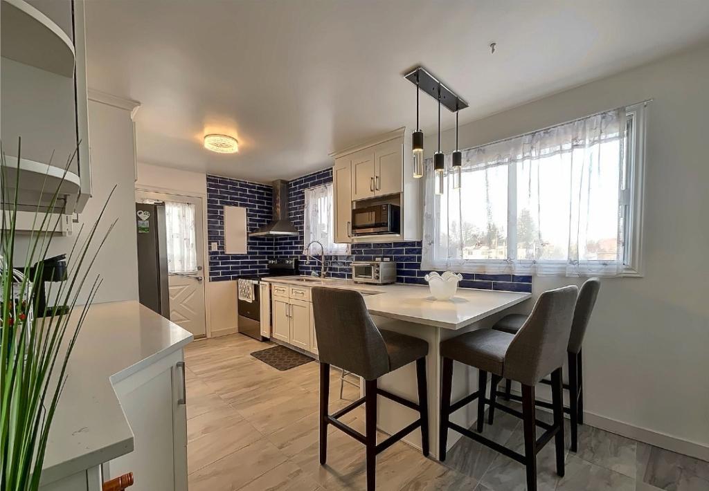 LUXUEUX , LUMINEUX ET GRAND 5 ½ | 3277577