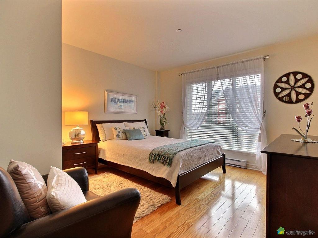 Spacieux Condo Urbania(3 chambres 2 salles de bains + PK Garage) | 3277618