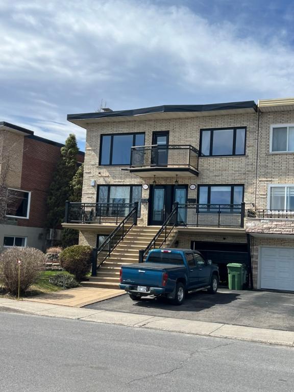 Grand 4 1/2 sur le bord de l'eau à LaSalle | 3278153