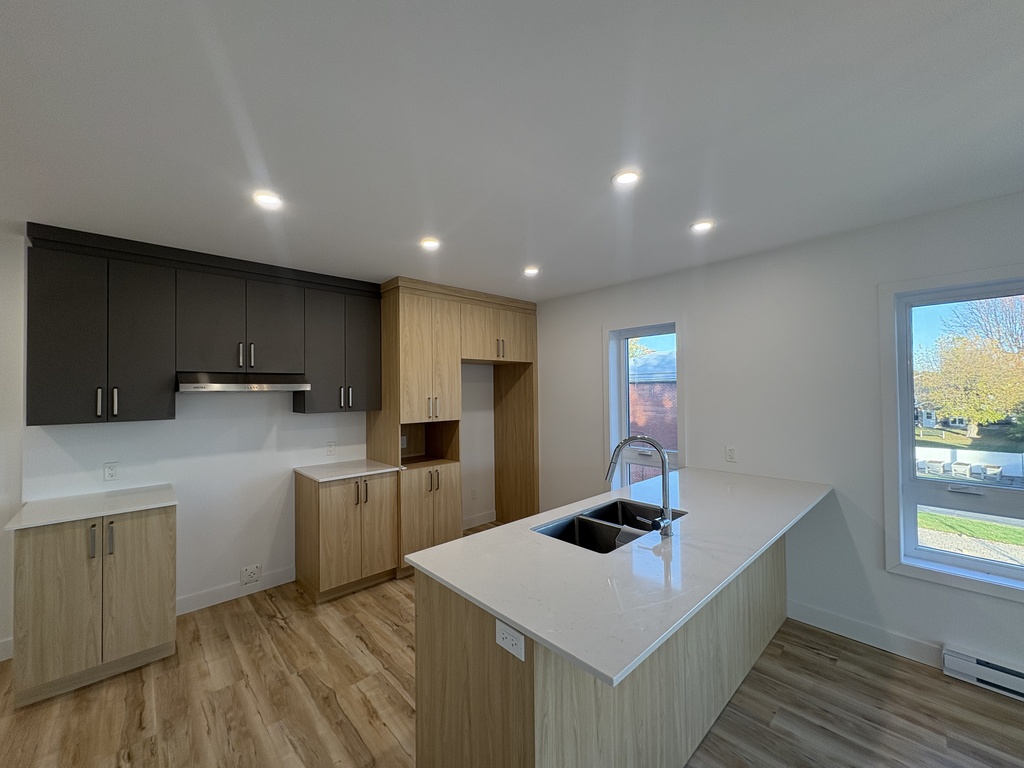 5 1/2 Acton Vale | 3271529
