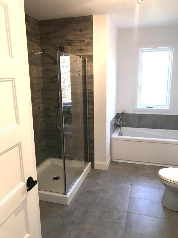 Superbe 5 ½ style CONDO (2019) à Farnham – Thermopompe & 2 Stationnements | 3278762