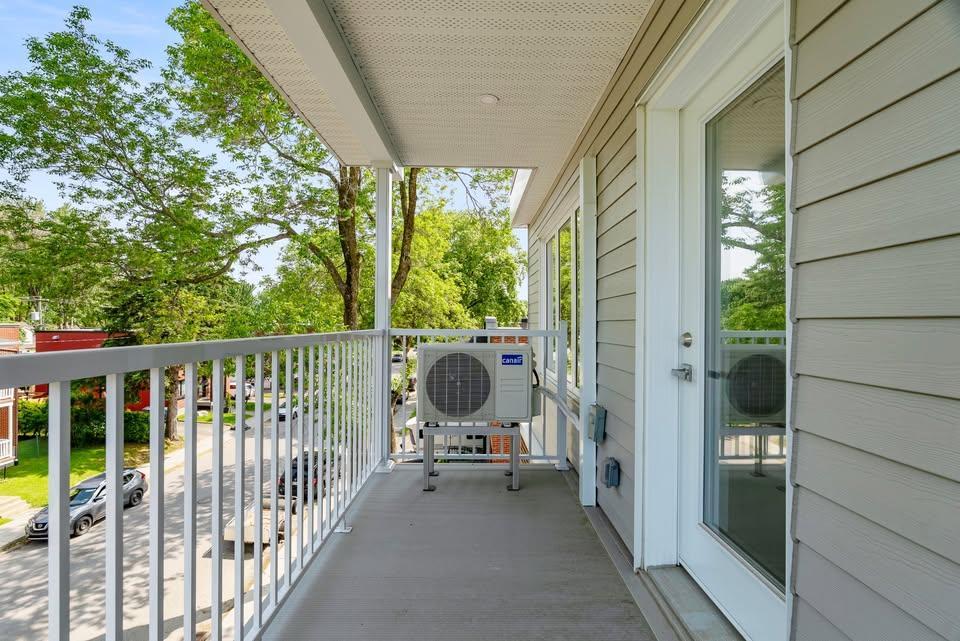 5 1/2 près des Galeries Charlesbourg - NEUF - Beaucoup d'inclusions | 3286318