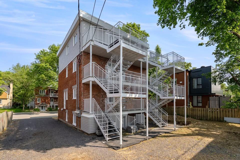 5 1/2 près des Galeries Charlesbourg - NEUF - Beaucoup d'inclusions | 3286318