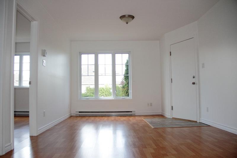 Grand 4-1/2 à Sainte-Martine, Quebec | 3279298