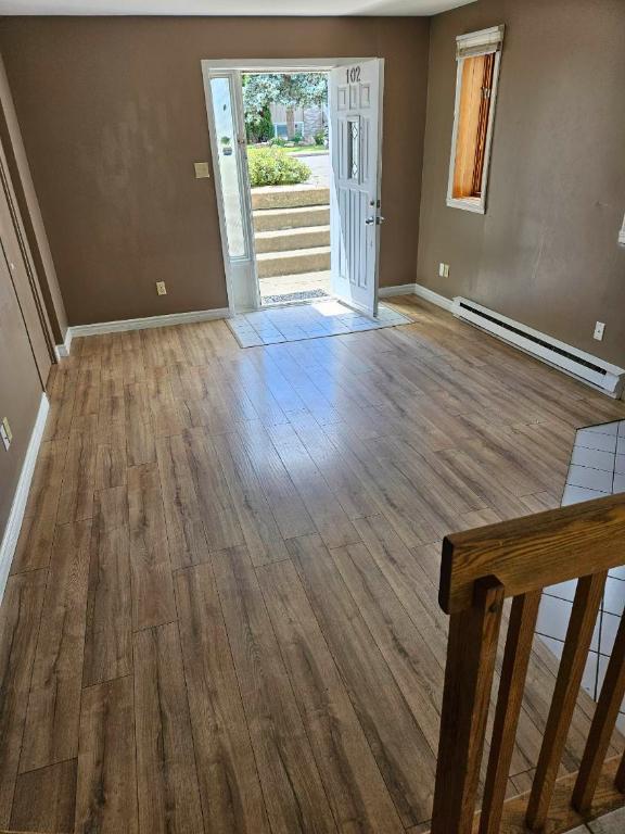 Un grand lumineux 4 1/2 sur un triplex à louer | 3279978