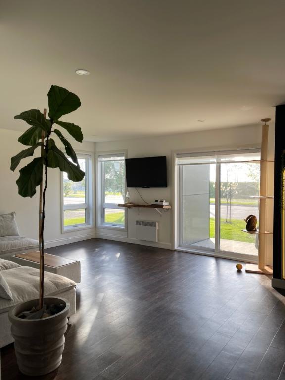 4 1/2 TOUT INCLUS AVEC GARAGE ET ANIMAUX | 3281719