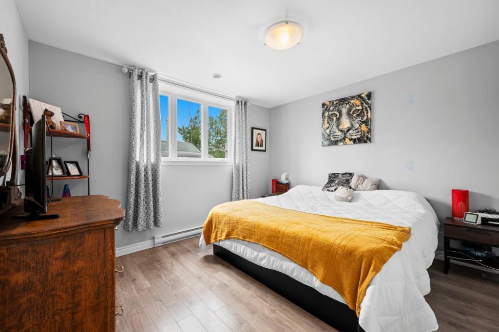 🏡 CONDO lumineux, moderne et spacieux 5 ½ (3 chambres fermées) | 3279995