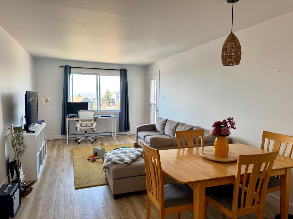 Appartement 4 1/2 TOUT INCLUS - Disponible 1er juillet à Lévis | 3279996