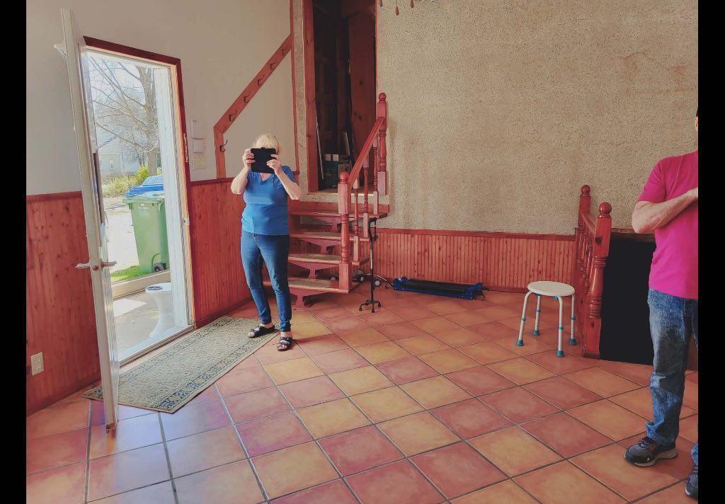 Bachelor dans maison bigénération | 3279999