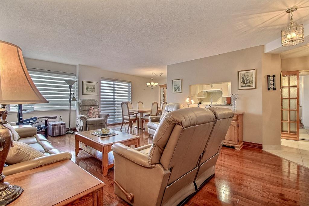 CONDO DE LUXE 4 1/2 - DERNIER ETAGE - LONGUEUIL | 3280025