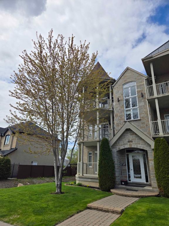 Magnifique 4 1/2 dans le secteur luxueux et prisé Val-des-Brises | 3276546