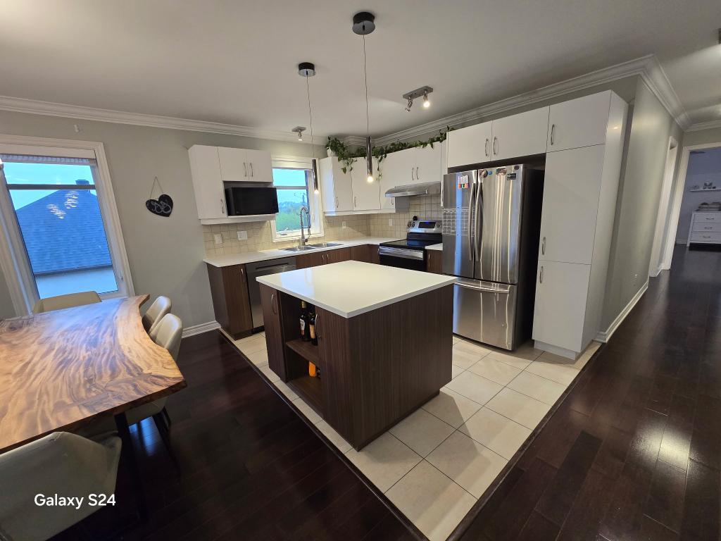 Magnifique 4 1/2 dans le secteur luxueux et prisé Val-des-Brises | 3276546