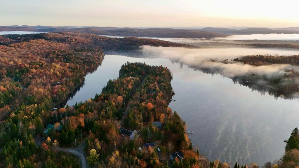 Terrain 300 pieds de frontage, lac paisible, Lac aux Sables, 1hr15 de Quebec et Trois Rivières | 3282908